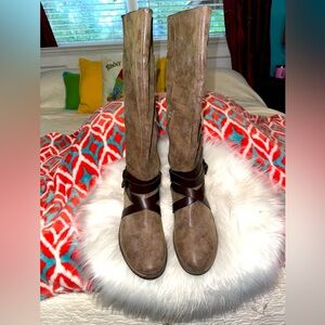 Brown boots, knee high, 1/2” heel with zipper (isadora)